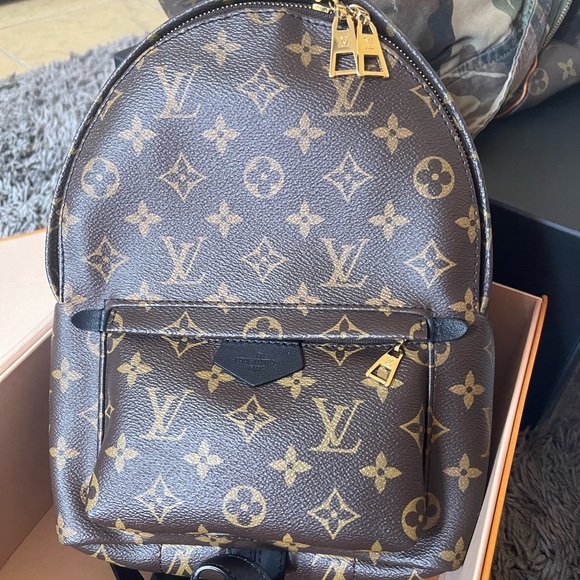 Authentic LV Palm Spring MM - Picture 7 of 17